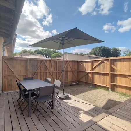Maison En Pierre Renovee Holiday home