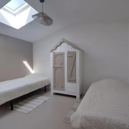 Maison En Pierre Renovee Holiday home *